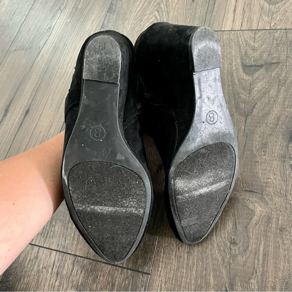 Mossimo Black Booties with Gold Accents and Zipper - Picture 3 of 5